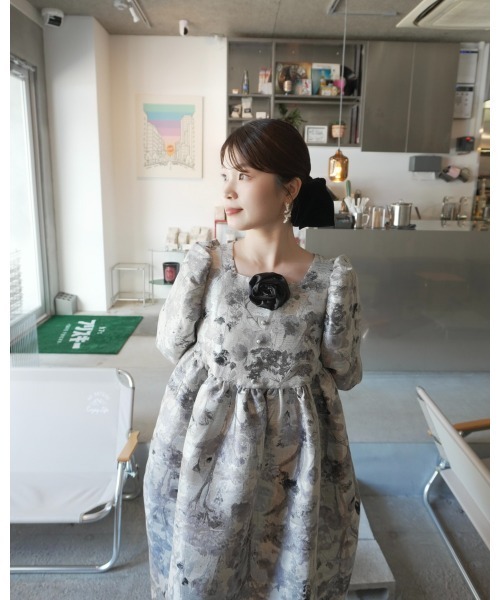 et.UNiVER(エトユニベール)の「1151 Botanical jacquard dress(ドレス・レディース・グレー/ブラウン/ブルー・M-Long/MEDIUM/M-Short)」の6枚目の写真