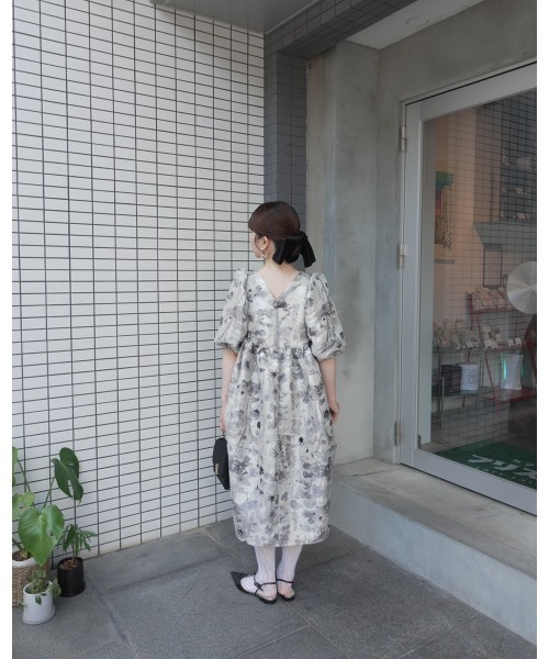 et.UNiVER(エトユニベール)の「1151 Botanical jacquard dress(ドレス・レディース・グレー/ブラウン/ブルー・M-Long/MEDIUM/M-Short)」の7枚目の写真
