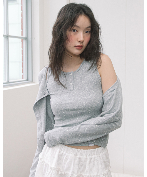HAVISM(ヘビズム)の「DOT CARDIGAN + HENLEY NECK SLEEVELESS SET(GREY)(カーディガン/ボレロ・レディース・その他・FREE)」の2枚目の写真