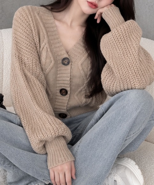 GLAMOROUS JANE(グラマラスジェーン)の「ケーブル編みVネックショートニットカーディガン(カーディガン/ボレロ・レディース・ホワイト/ベージュ/ブラック・FREE)」の11枚目の写真