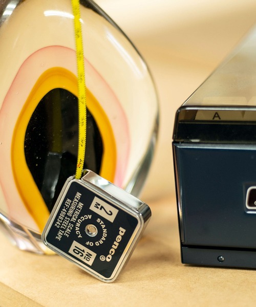 PENCO（ペンコ）の「penco ペンコ ポケットメジャー ミニ 2m（ステーショナリー・メンズ・レッド/ブラック/アイボリー/カーキ/ネイビー・FREE）」の5枚目の写真