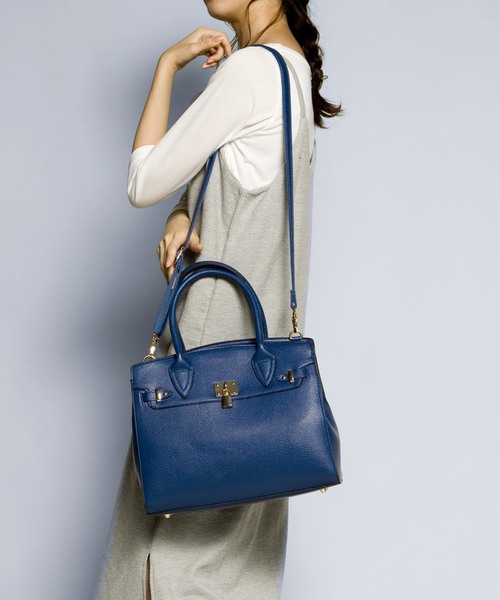 PLAIN CLOTHING（プレーンクロージング）の「【再入荷】フロントキーハンドバッグ【PLAIN CLOTHING】（ハンドバッグ・レディース・ベージュ/ネイビー/グレー/レッド/キャメル/カーキ/ブラック・FREE）」の5枚目の写真