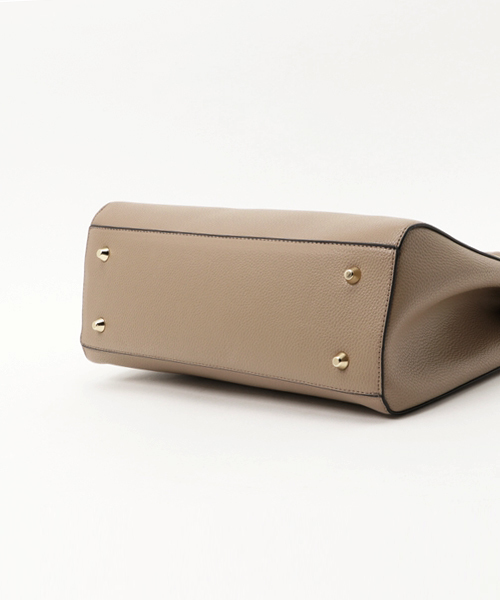 PLAIN CLOTHING（プレーンクロージング）の「【再入荷】フロントキーハンドバッグ【PLAIN CLOTHING】（ハンドバッグ・レディース・ベージュ/ネイビー/グレー/レッド/キャメル/カーキ/ブラック・FREE）」の11枚目の写真