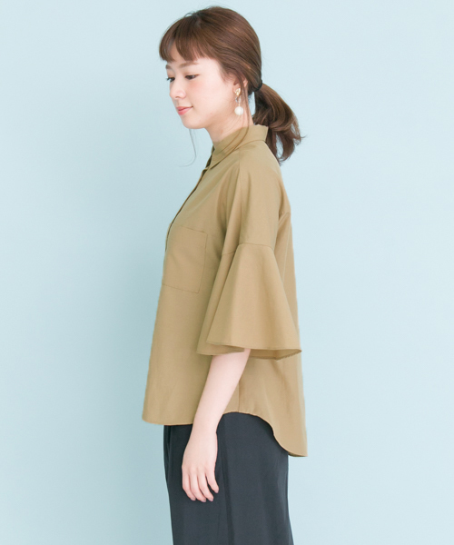 URBAN RESEARCH（アーバンリサーチ）の「UR フレアスリーブシャツ（シャツ/ブラウス・レディース・オフホワイト/ベージュ/ライトブルー・FREE）」の12枚目の写真