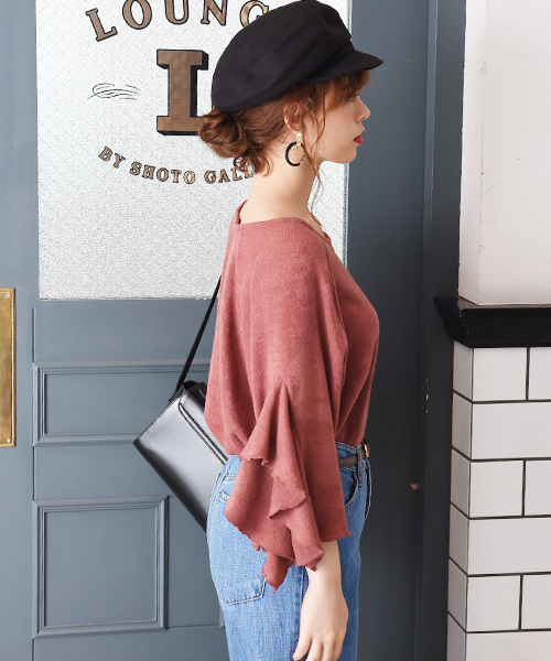 Luz Llena(ラズレナ)の「変形フレアスリーブ・ニットソートップス(ニット/セーター・レディース・ネイビー/マスタード/ピンク・MEDIUM)」の4枚目の写真