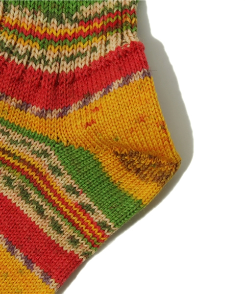 BEAMS BOY（ビームスボーイ）の「GRANGE CRAFT / フェアアイル ソックス（ソックス/靴下・レディース・ピンク/イエロー/ブルー/パープル・ONE SIZE）」の6枚目の写真