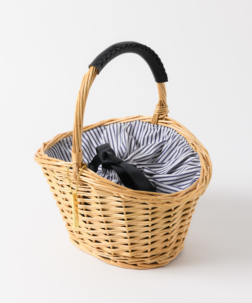 Rewde（ルゥデ）の「ｽﾄﾗｲﾌﾟ巾着付かごBAG（8R18-M84011）（かごバッグ・レディース・ネイビー/イエロー・FREE）」の4枚目の写真