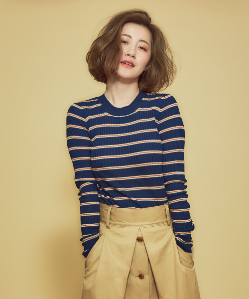 Abahouse Devinette（ドゥヴィネット）の「SUPER120sハイゲージリブニット（ニット/セーター・レディース・ホワイト/ライトグレー/ブラック/ベージュ/ブルー/ブルー系その他/ネイビー・フリー）」の7枚目の写真