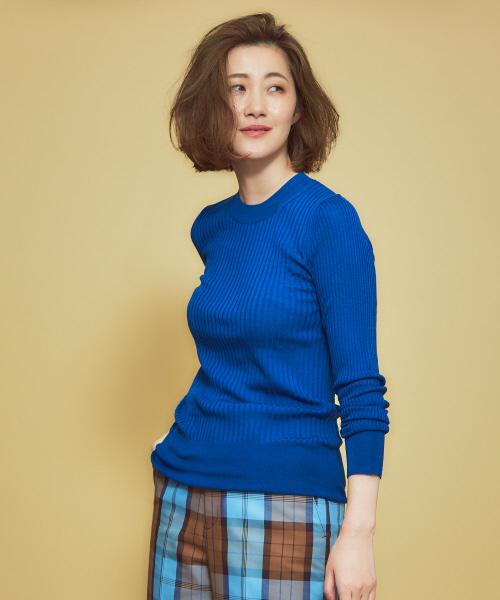 Abahouse Devinette（ドゥヴィネット）の「SUPER120sハイゲージリブニット（ニット/セーター・レディース・ホワイト/ライトグレー/ブラック/ベージュ/ブルー/ブルー系その他/ネイビー・フリー）」の6枚目の写真