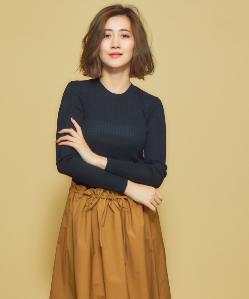 Abahouse Devinette（ドゥヴィネット）の「SUPER120sハイゲージリブニット（ニット/セーター・レディース・ホワイト/ライトグレー/ブラック/ベージュ/ブルー/ブルー系その他/ネイビー・フリー）」の3枚目の写真