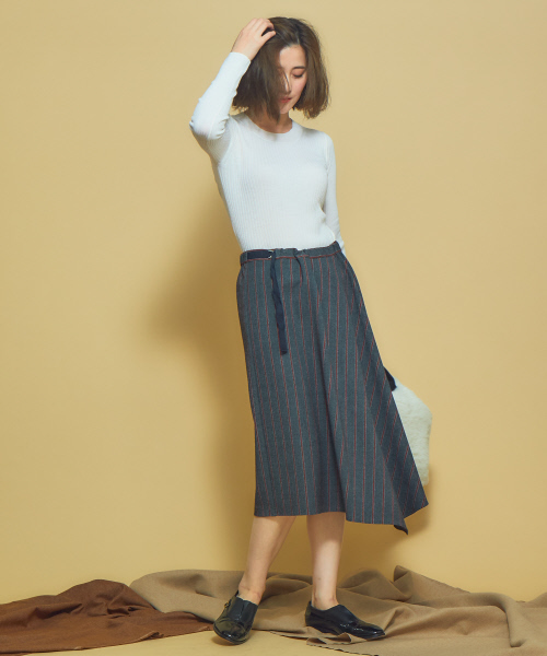 Abahouse Devinette（ドゥヴィネット）の「SUPER120sハイゲージリブニット（ニット/セーター・レディース・ホワイト/ライトグレー/ブラック/ベージュ/ブルー/ブルー系その他/ネイビー・フリー）」の19枚目の写真