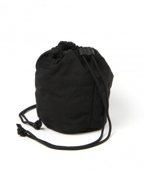 CONVERSE（コンバース）の「【CONVERSE(コンバース)】ヒョウタンキルト巾着バッグ（ショルダーバッグ・レディース・チャコール/ブラック/ベージュ・FREE）」の7枚目の写真