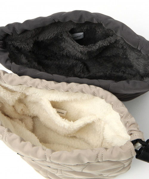 CONVERSE（コンバース）の「【CONVERSE(コンバース)】ヒョウタンキルト巾着バッグ（ショルダーバッグ・レディース・チャコール/ブラック/ベージュ・FREE）」の8枚目の写真