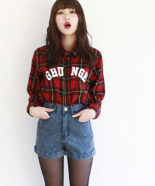 WEGO（ウィゴー）の「WEGO/ハイウエストロールアップショーツ（デニムパンツ・レディース・ホワイト/インディゴブルー/その他1/ダークインディゴブルー・MEDIUM/LARGE）」の3枚目の写真