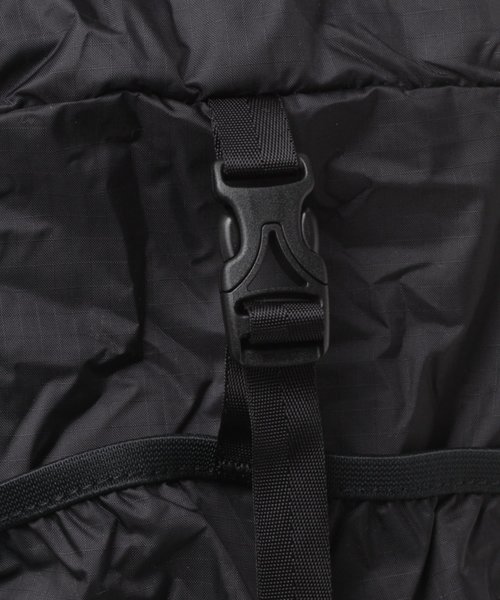 THE NORTH FACE（ザノースフェイス）の「【THE NORTH FACE(ザノースフェイス)】FLYWEIGHT（バックパック/リュック・レディース・ブラック・FREE）」の6枚目の写真