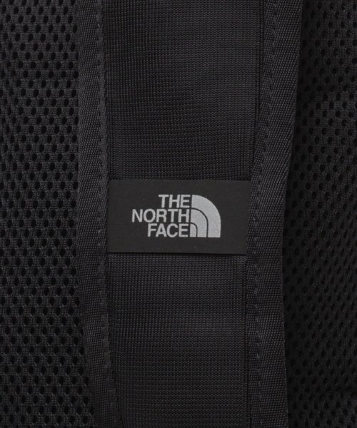 THE NORTH FACE（ザノースフェイス）の「【THE NORTH FACE(ザノースフェイス)】FLYWEIGHT（バックパック/リュック・レディース・ブラック・FREE）」の13枚目の写真