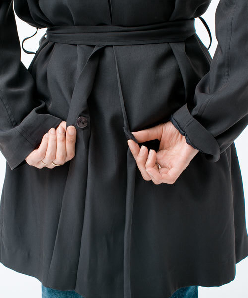 NANO universe（ナノユニバース）の「【MORE5月号掲載】テロトレンチコート（トレンチコート・レディース・ベージュ/ネイビー・38/36）」の6枚目の写真