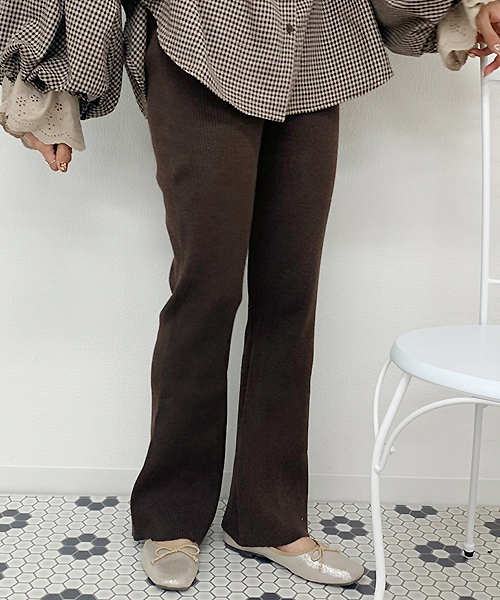 apres jour(アプレジュール)の「リブニットパンツ【ZOZOTOWN限定アイテム】(その他パンツ・レディース・ブラック/ダークブラウン/モカ/ライトベージュ・フリー)」の15枚目の写真