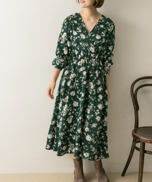Urban Research アーバンリサーチ の ブラッシングフラワープリントワンピース ワンピース Wear