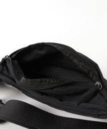 新品　NIKESB ナイキ ウェストバッグ NIKE 新品 SB WAIST BAG ナイキ ウエストバッグ カモフラ 迷彩