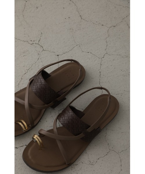 RIM.ARK（リムアーク）の「Enboss low heel sandal（サンダル）」 - WEAR
