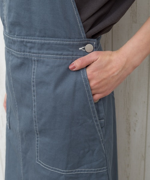 SpRay（スプレイ）の「【WEB限定】配色ステッチジャンパースカート（ワンピース・レディース・ブラック/ブルー/アイボリー/ライトカーキ・FREE）」の5枚目の写真