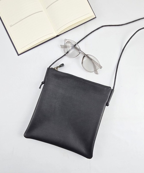 BICASH（ビカーシ）の「レザーサコッシュ/#HG-016（ショルダーバッグ・メンズ・カーキ/ボルドー/ウッド/ブラック/ブラウン/ダークブラウン/キャメル・FREE）」の2枚目の写真