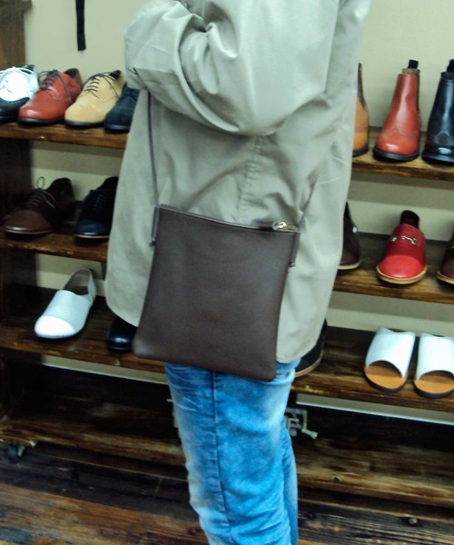 BICASH（ビカーシ）の「レザーサコッシュ/#HG-016（ショルダーバッグ・メンズ・カーキ/ボルドー/ウッド/ブラック/ブラウン/ダークブラウン/キャメル・FREE）」の18枚目の写真