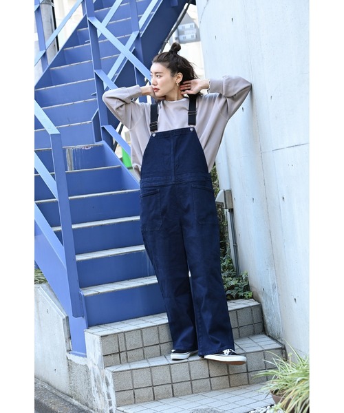 NAVY（ネイビー）の「オーバーオール（サロペット/オーバーオール・レディース・ライトインディゴブルー/ワンウォッシュ・M/L）」の2枚目の写真