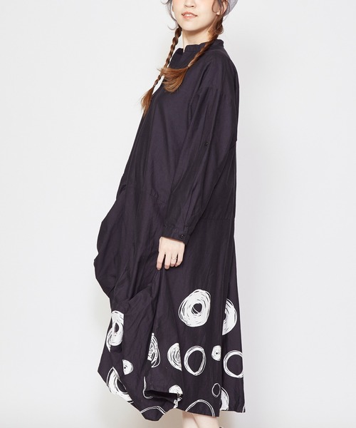 チャイハネ（チャイハネ）の「【チャイハネ】手描き風ドット柄変形ロングワンピース（ワンピース・レディース・ホワイト/ブラック/グレー・FREE）」の16枚目の写真