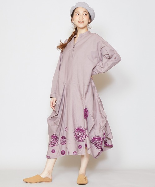 チャイハネ（チャイハネ）の「【チャイハネ】手描き風ドット柄変形ロングワンピース（ワンピース・レディース・ホワイト/ブラック/グレー・FREE）」の19枚目の写真