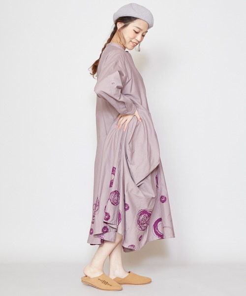 チャイハネ（チャイハネ）の「【チャイハネ】手描き風ドット柄変形ロングワンピース（ワンピース・レディース・ホワイト/ブラック/グレー・FREE）」の20枚目の写真