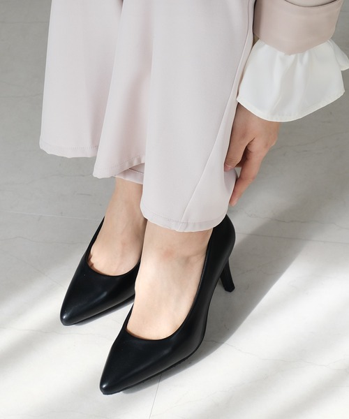 AmiAmi(アミアミ)の「ワンランク上の履き心地!走れるポインテッドトゥパンプス/7cmヒール/生地巻きヒール(パンプス・レディース・ライトグレー/ブラック/ベージュ/イエロー/ブラック系その他/アイボリー/パイソン/ベージュ系その他/ライトカーキ/グレイッシュベージュ/シルバー系その他/ピンクベージュ・38/39/35/36/37)」の4枚目の写真