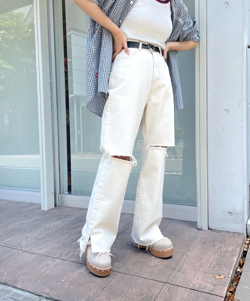 WHO'S WHO gallery（フーズフーギャラリー）の「カッティングデニム（デニムパンツ・レディース・ブラック/サックスブルー/ブルー/黄緑系/ダークブラック/キナリ/コバルトブルー・FREE）」の2枚目の写真