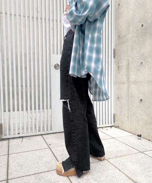 WHO'S WHO gallery（フーズフーギャラリー）の「カッティングデニム（デニムパンツ・レディース・ブラック/サックスブルー/ブルー/黄緑系/ダークブラック/キナリ/コバルトブルー・FREE）」の17枚目の写真