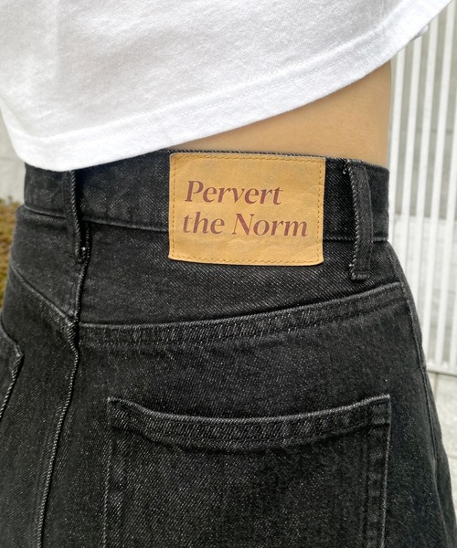 WHO'S WHO gallery（フーズフーギャラリー）の「カッティングデニム（デニムパンツ・レディース・ブラック/サックスブルー/ブルー/黄緑系/ダークブラック/キナリ/コバルトブルー・FREE）」の14枚目の写真