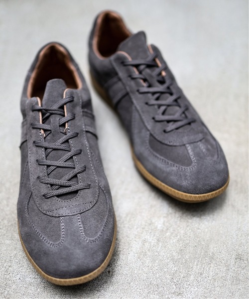 417 EDIFICE（フォーワンセブンエディフィス）の「【GERMAN TRAINER / ジャーマントレーナー】SUEDE（スニーカー・メンズ・チャコールグレー/ブラック・40/41/42/43）」の2枚目の写真