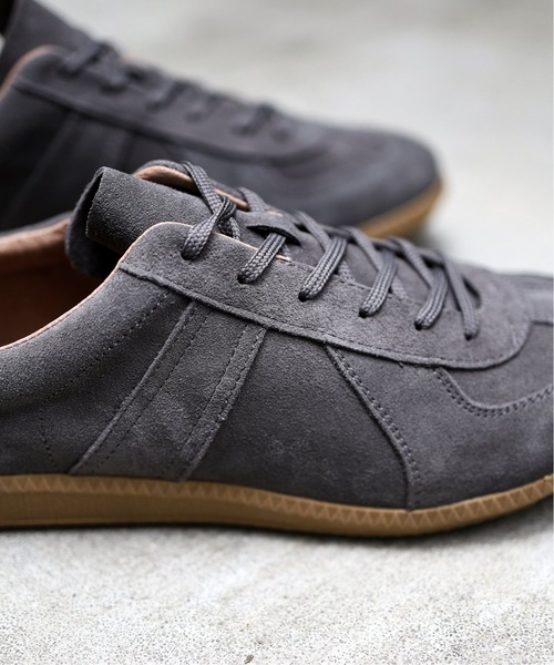 417 EDIFICE（フォーワンセブンエディフィス）の「【GERMAN TRAINER / ジャーマントレーナー】SUEDE（スニーカー・メンズ・チャコールグレー/ブラック・40/41/42/43）」の3枚目の写真