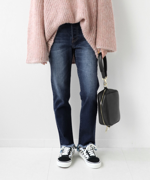 JOURNAL STANDARD relume(ジャーナルスタンダード レリューム)の「《追加2》ASYMMETRY HEMデニム◆(デニムパンツ・レディース・ネイビー/ブルー・40/38/36)」の2枚目の写真
