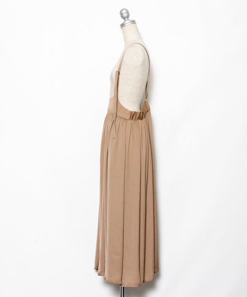 AS KNOW AS PINKY(アズノゥアズピンキー)の「サテンでギャザージャンスカ(ジャンパースカート・レディース・カーキ/ブラック/ブラウン・FREE)」の6枚目の写真