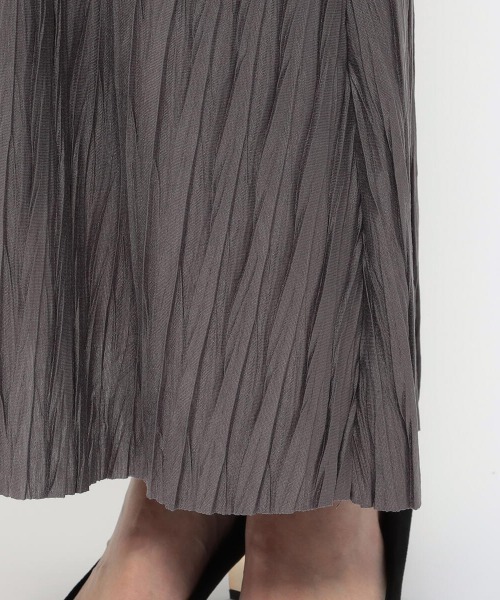 MEW'S REFINED CLOTHES（ミューズリファインドクローズ）の「軽量カットプリーツロングスカート（スカート・レディース・モカ/ベージュ・MEDIUM）」の9枚目の写真