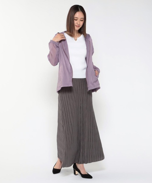 MEW'S REFINED CLOTHES（ミューズリファインドクローズ）の「軽量カットプリーツロングスカート（スカート・レディース・モカ/ベージュ・MEDIUM）」の10枚目の写真