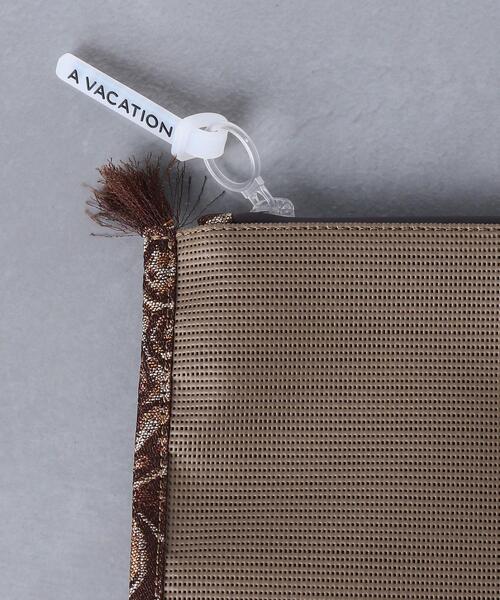 A VACATION（アヴァケーション）の「＜A VACATION（ア ヴァケーション）＞レター メッシュ バッグ（クラッチバッグ・レディース・ダークブラウン/ケリー・FREE）」の9枚目の写真