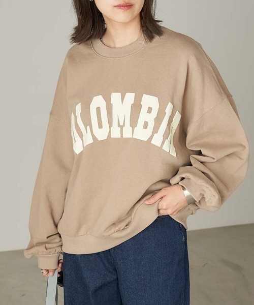 Chaco closet（チャコ クローゼット）の「"COLOMBIA"カレッジロゴ風ビッグシルエットスウェット（スウェット・レディース・ベージュ/ネイビー/カーキ・FREE）」の3枚目の写真