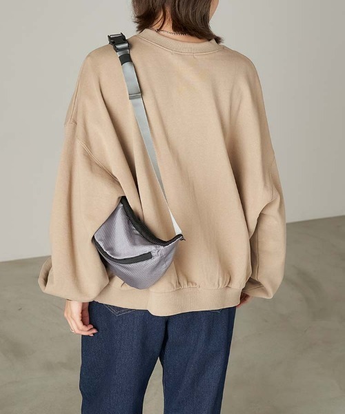 Chaco closet（チャコ クローゼット）の「"COLOMBIA"カレッジロゴ風ビッグシルエットスウェット（スウェット・レディース・ベージュ/ネイビー/カーキ・FREE）」の11枚目の写真