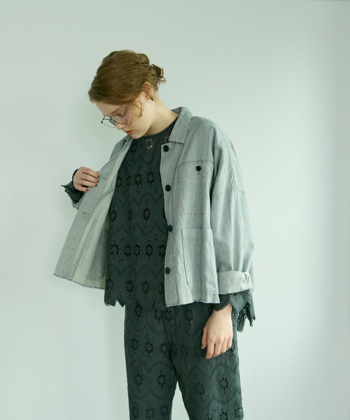 PUAL CE CIN（ピュアルセシン）の「両耳スカラップレースブラウス（シャツ/ブラウス・レディース・ブラック/ブルーグレー/グレイッシュベージュ・FREE）」の9枚目の写真