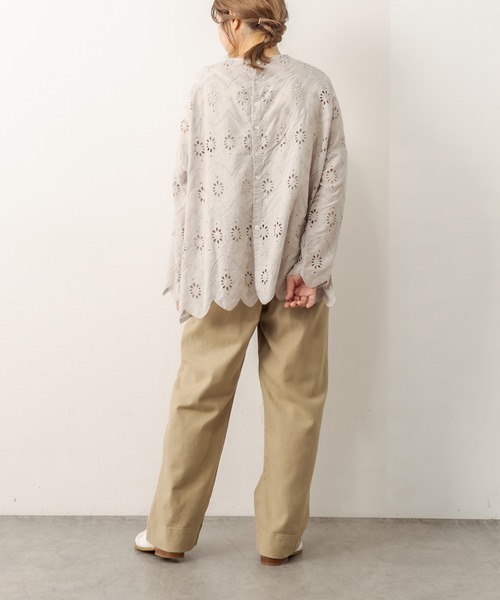 PUAL CE CIN（ピュアルセシン）の「両耳スカラップレースブラウス（シャツ/ブラウス・レディース・ブラック/ブルーグレー/グレイッシュベージュ・FREE）」の8枚目の写真