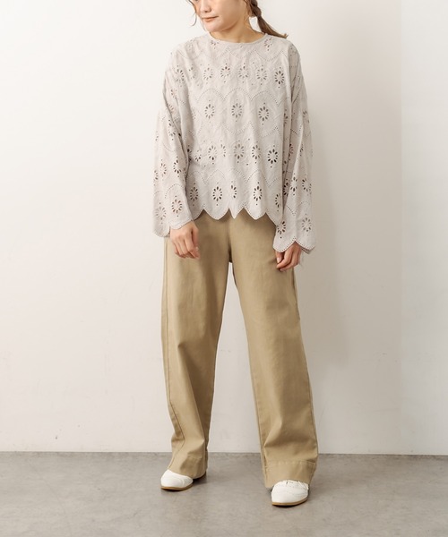 PUAL CE CIN（ピュアルセシン）の「両耳スカラップレースブラウス（シャツ/ブラウス・レディース・ブラック/ブルーグレー/グレイッシュベージュ・FREE）」の4枚目の写真