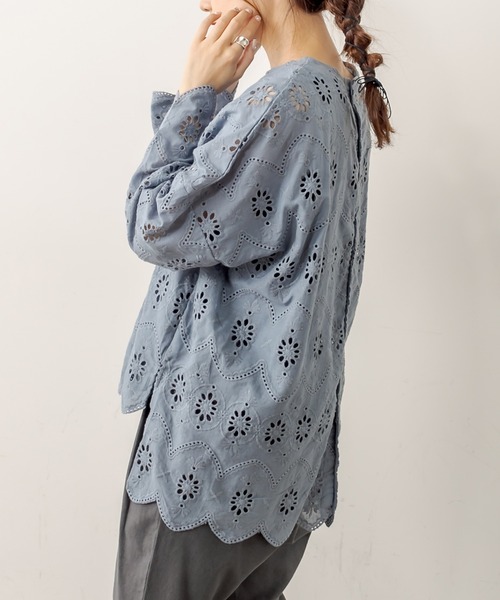 PUAL CE CIN（ピュアルセシン）の「両耳スカラップレースブラウス（シャツ/ブラウス・レディース・ブラック/ブルーグレー/グレイッシュベージュ・FREE）」の16枚目の写真