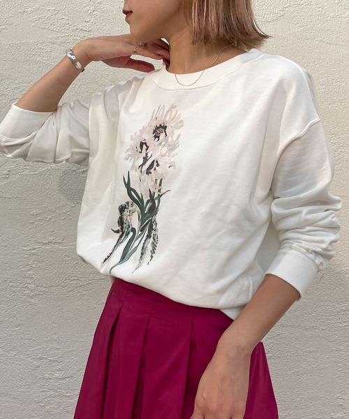 Omekashi（オメカシ）の「TOLIGHT 別注ドローイングフラワースウェット（スウェット・レディース・ホワイト/ブラック・FREE）」の4枚目の写真